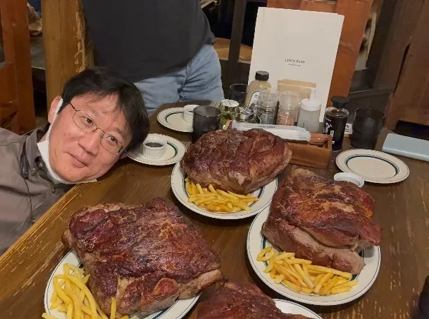 3kg×4個のステーキと先生